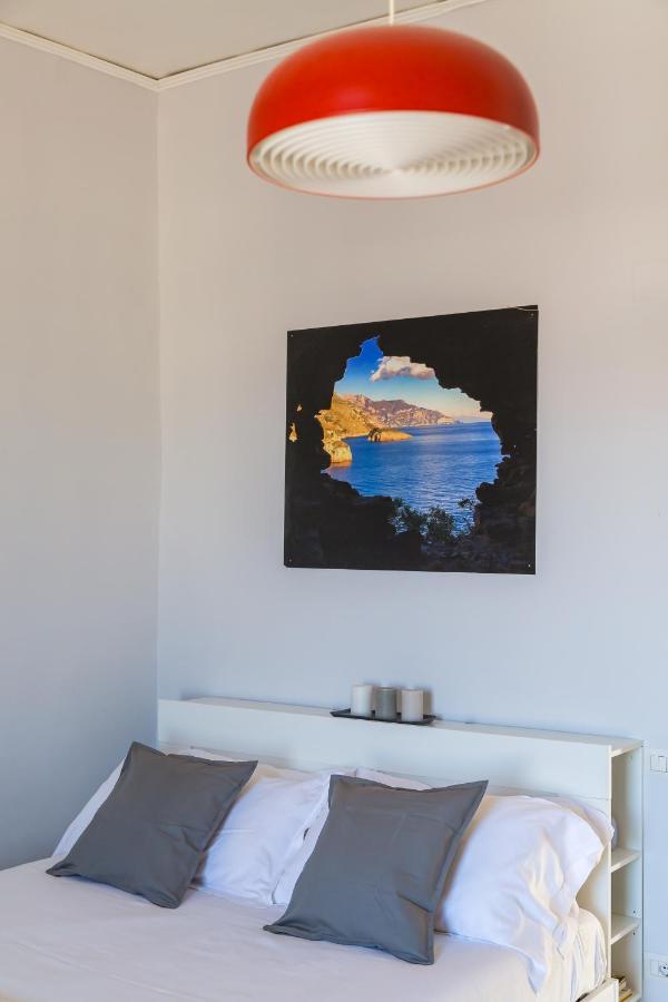 Seaview Apartment In Posillipo By Wonderful Italy بسكييرا ديل غاردا المظهر الخارجي الصورة